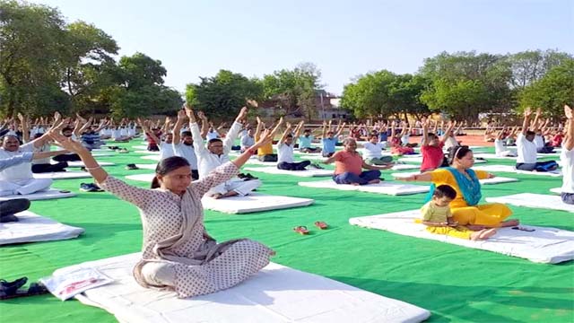 योग प्रशिक्षकों