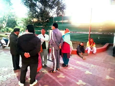 स्कूटी से