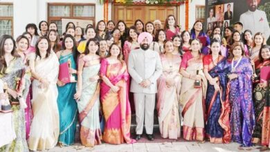 सम्मानित