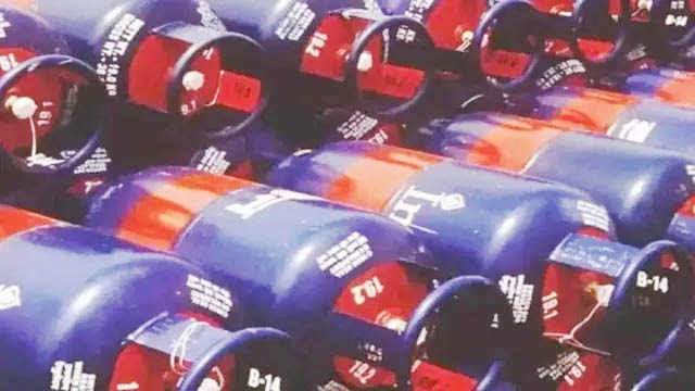 कामर्शियल