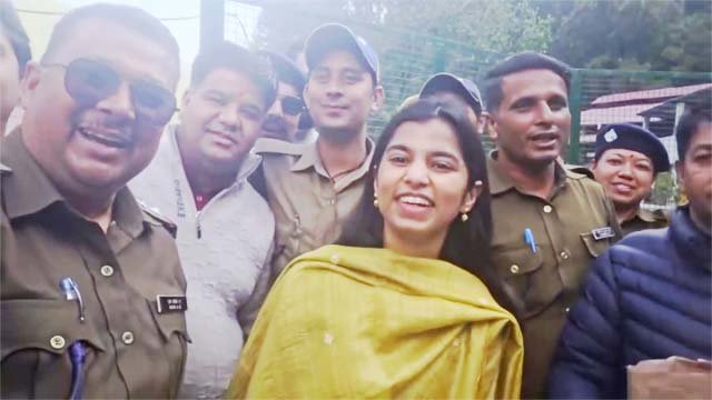मैथिली ठाकुर